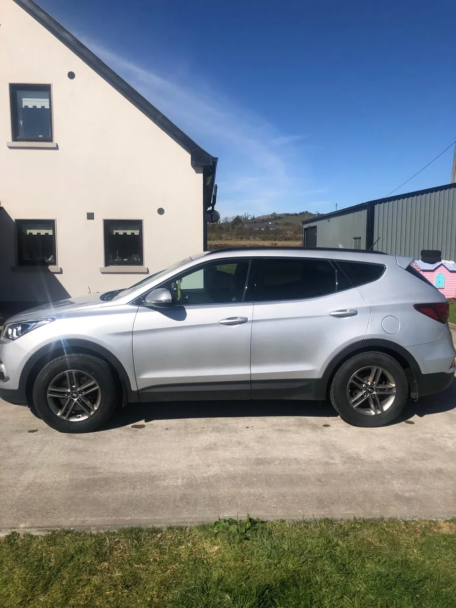Hyundai Santa Fe 2WD - Image 3