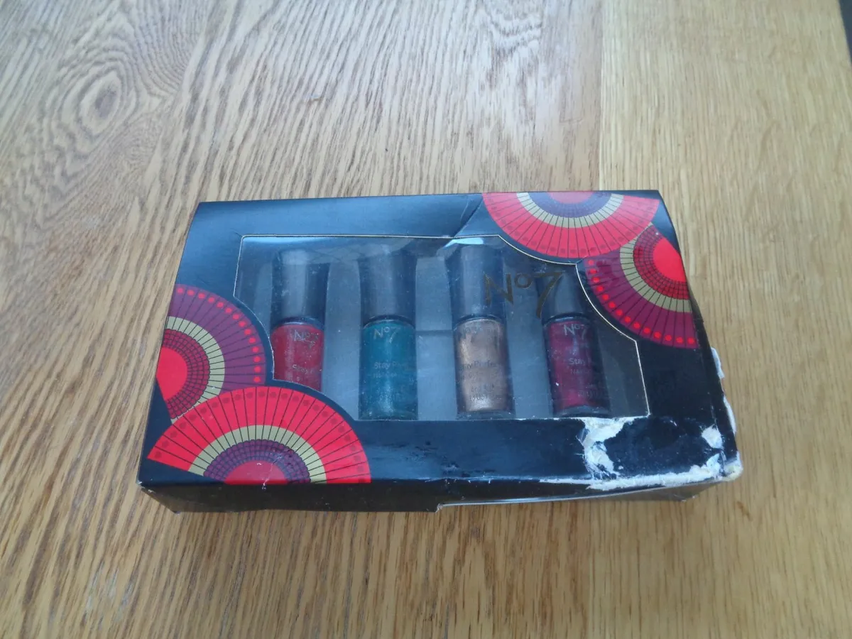 Boxed Set No. 7 Nail Varnish for Sale - Image 2