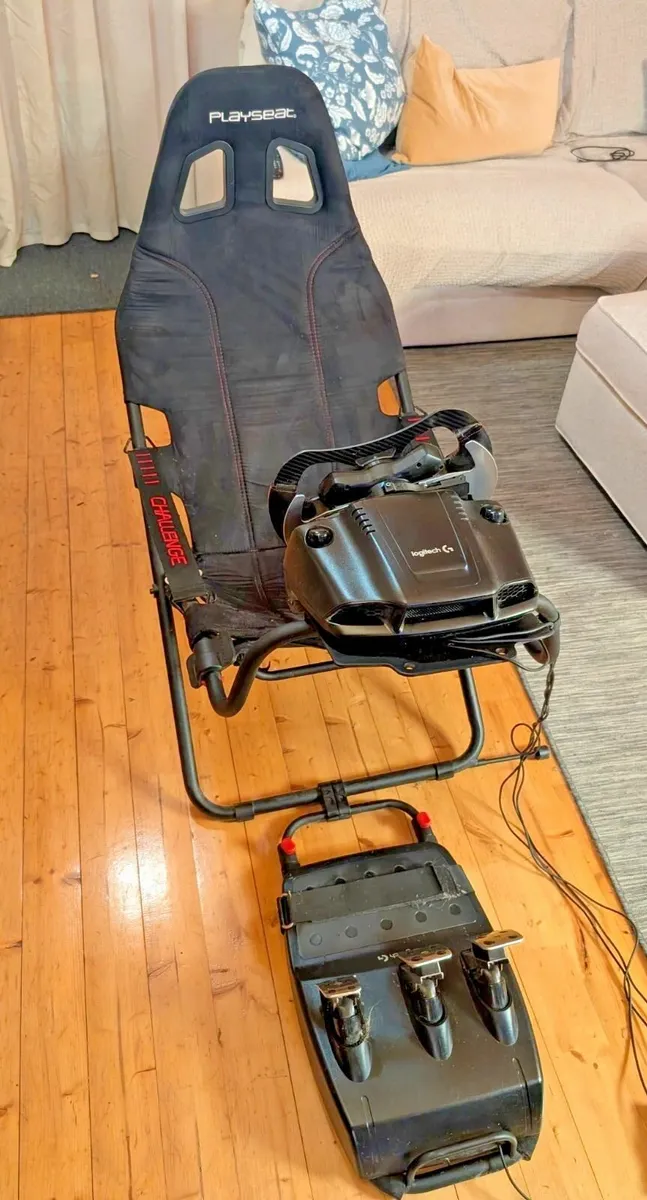 Sim Racing Rig - Logitech G920 with Playseat - Image 1