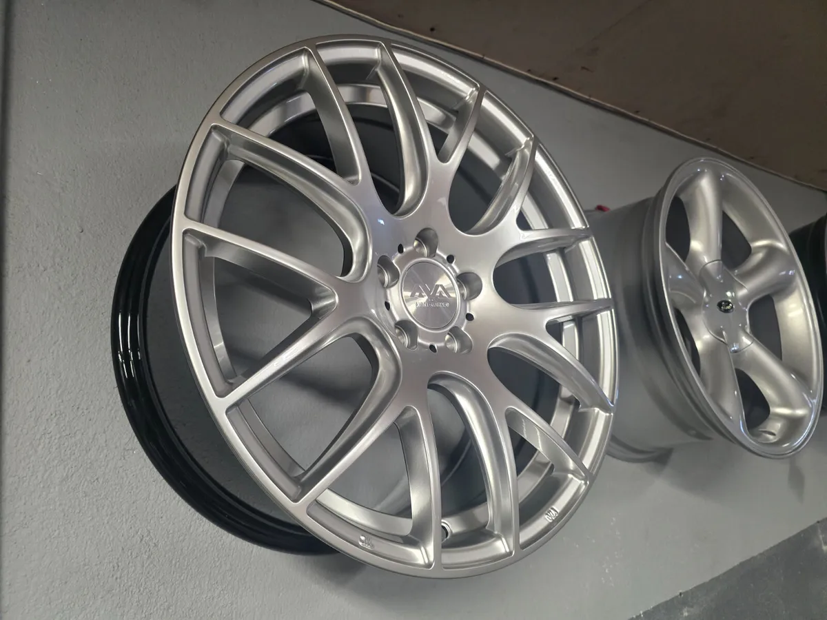 **Special** 18" AVA Phoenix Alloys