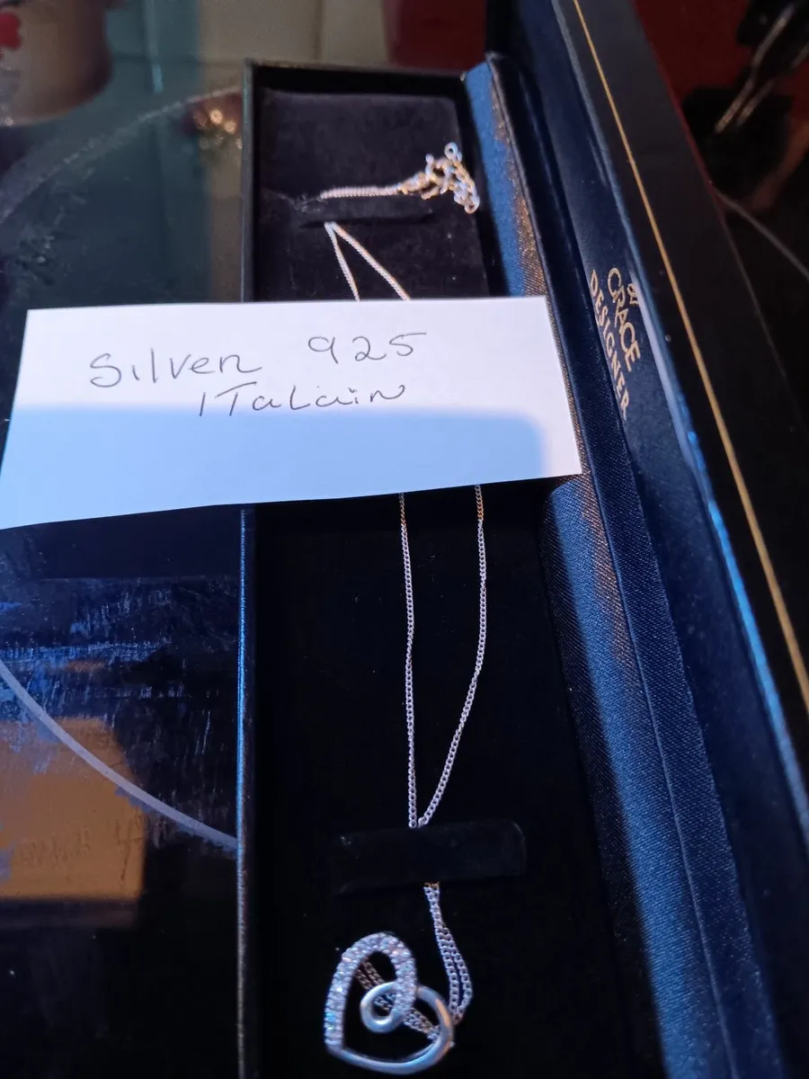 Customer jewellery - Image 1