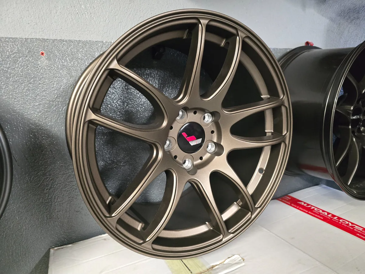 **Special** 17" Japan Racing JR-29