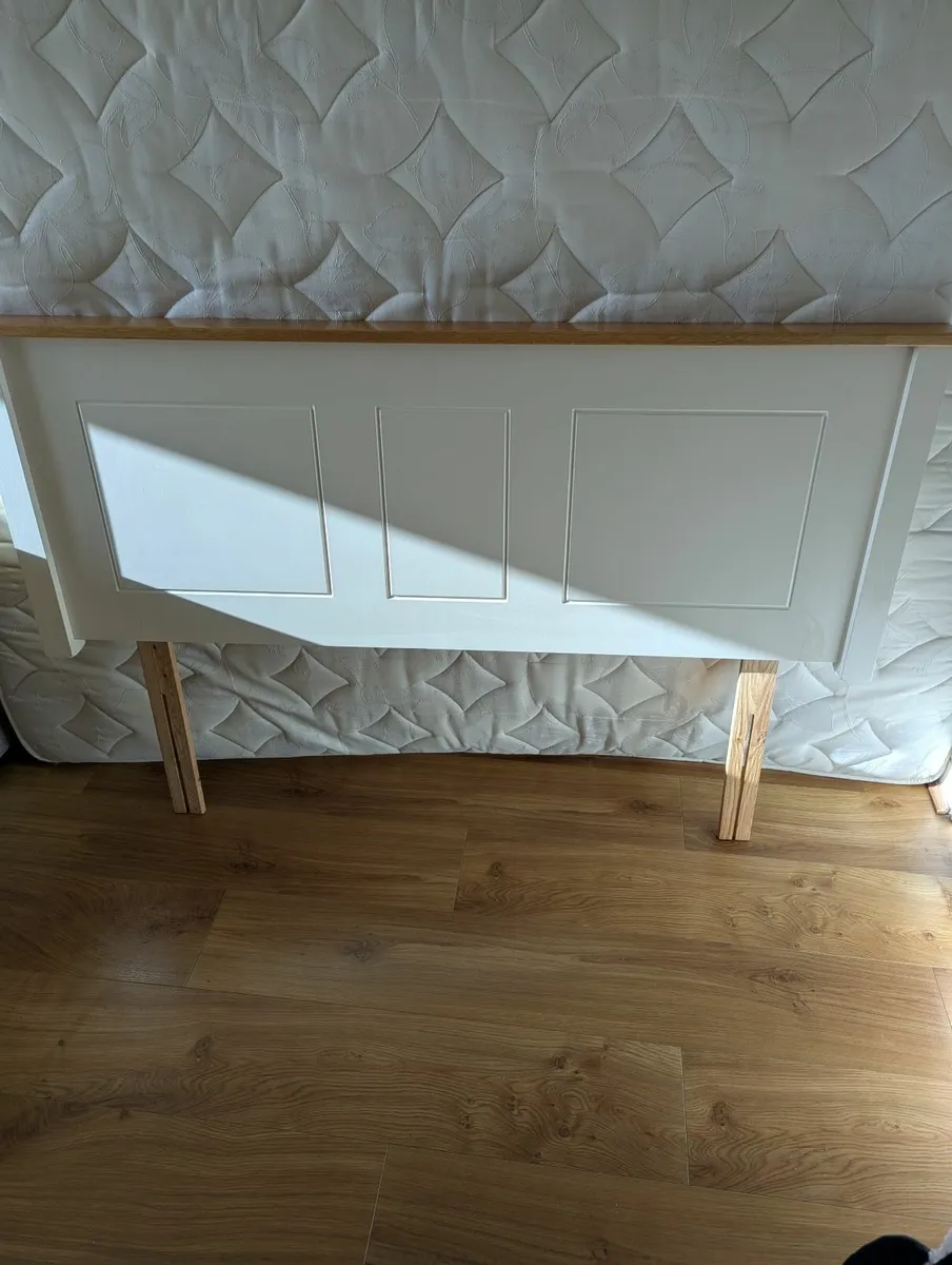Double headboard - Image 1