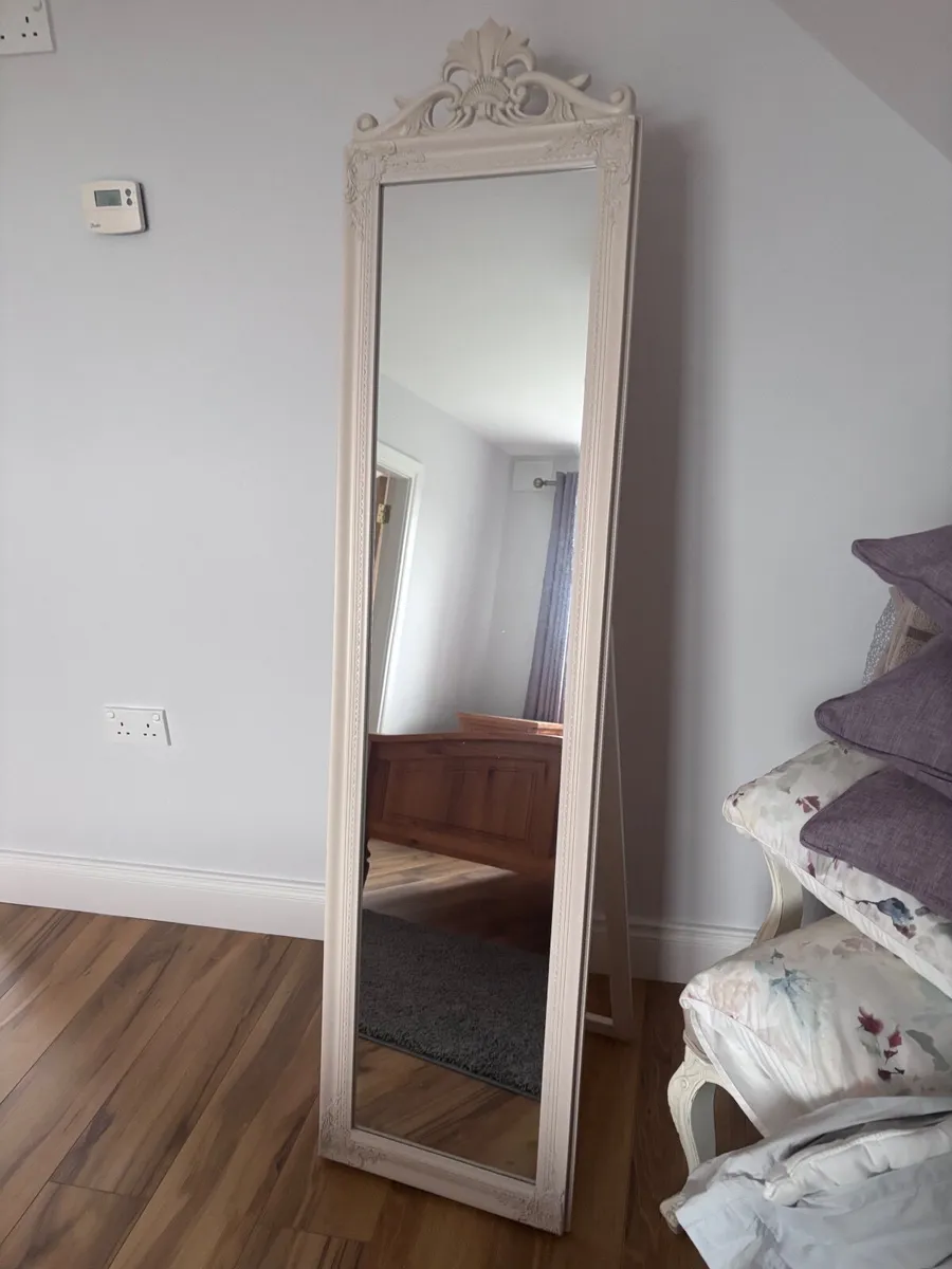 Free standing floor mirror - Image 1