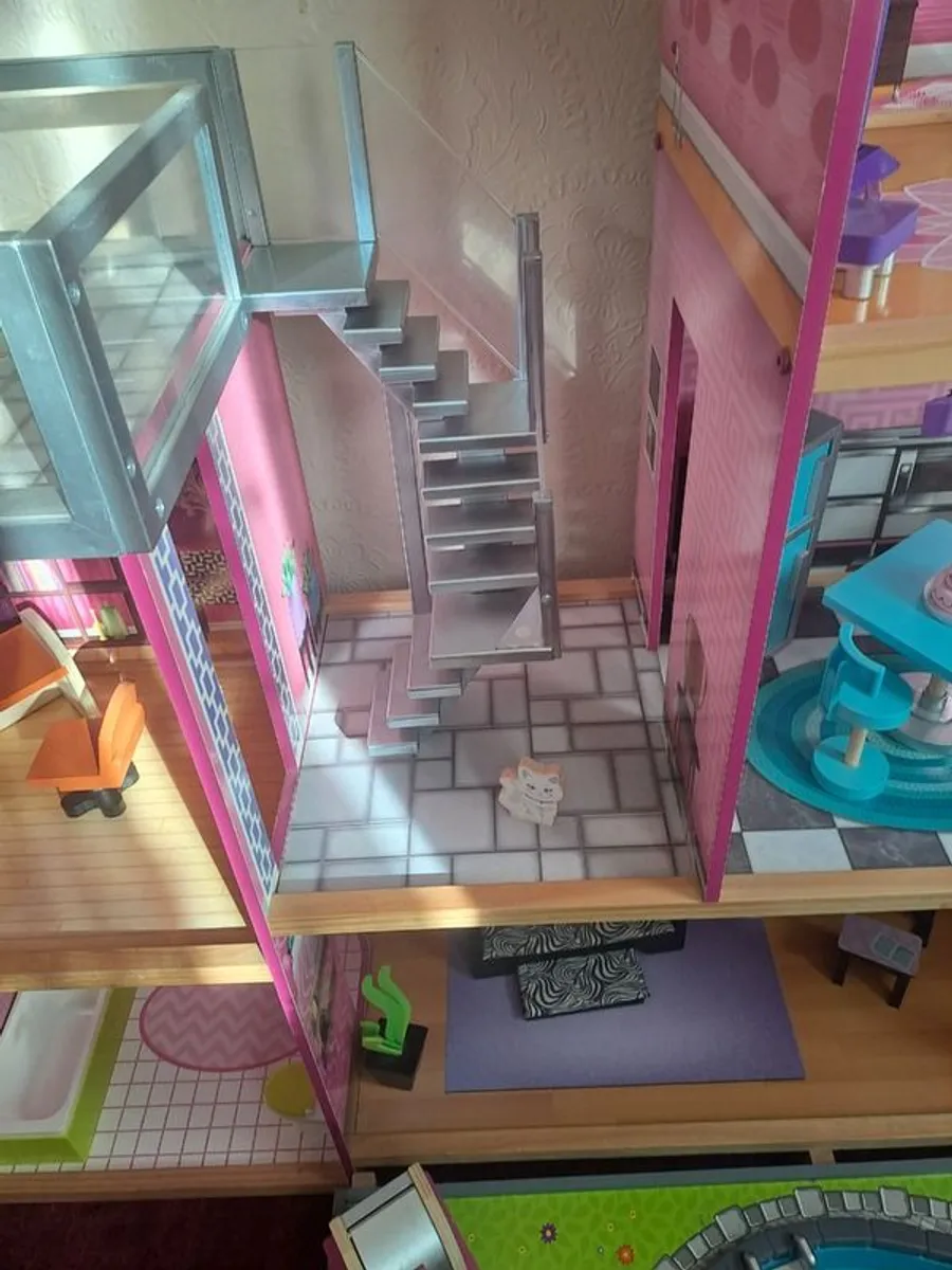 Barbie Doll House - Image 4