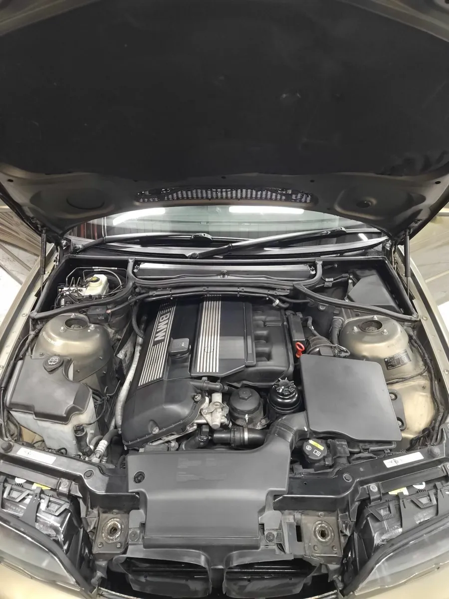 Bmw E46 Convertible 330Ci 2003 - Image 2