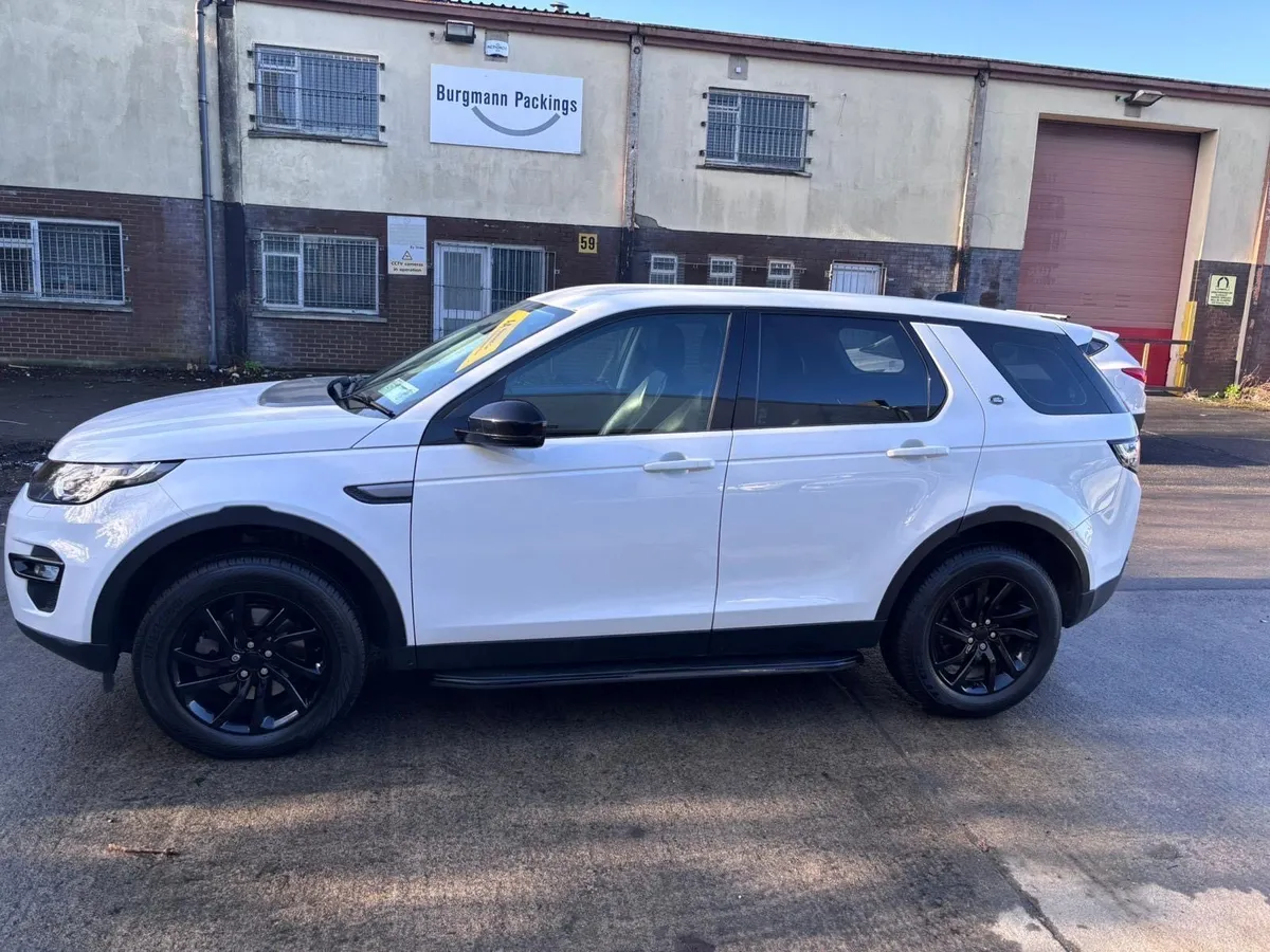 Land Rover Discovery Sport - Image 2