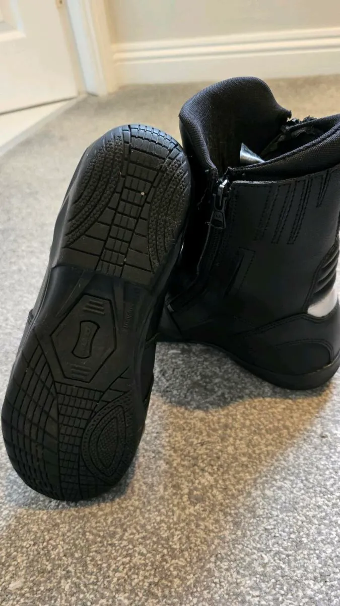 Motorbikes gear - Image 4