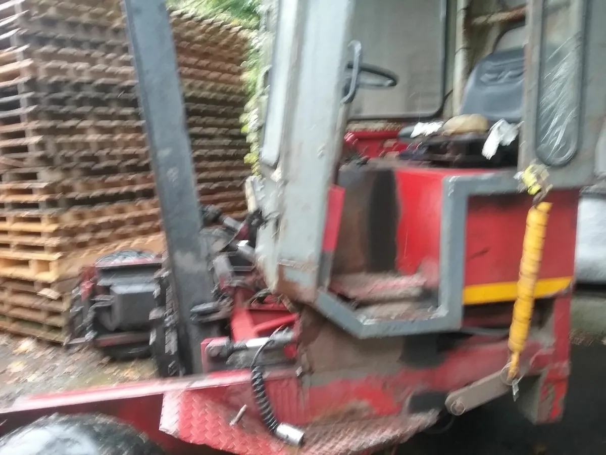 Moffet mounty forklift - Image 1