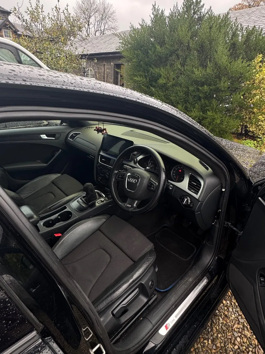 Audi A4 2010 - Image 4