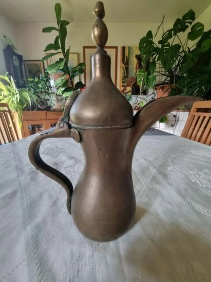Vintage Brass Dallah Handcrafted Tea Pot Kettle - Image 1
