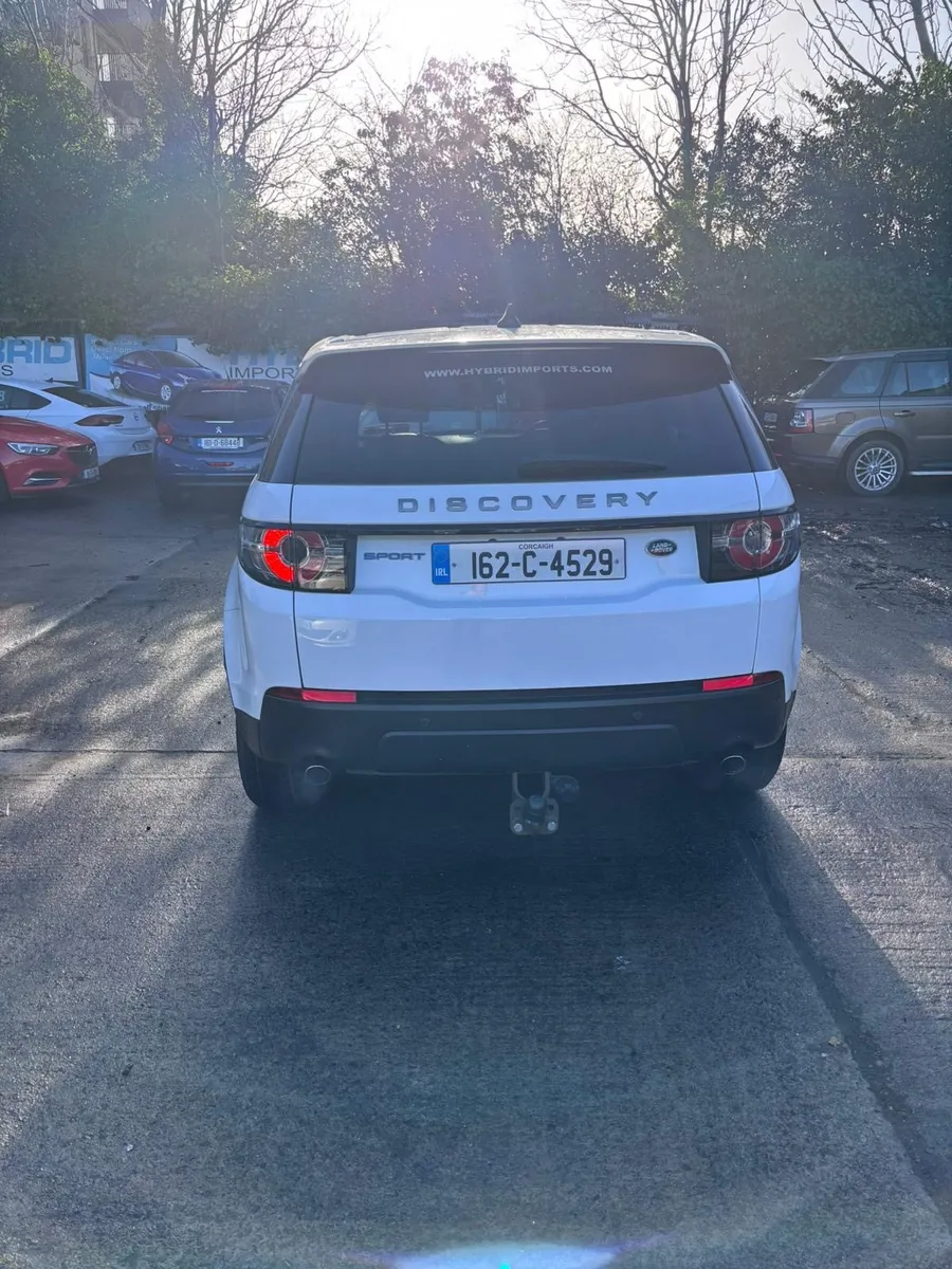 Land Rover Discovery Sport - Image 3