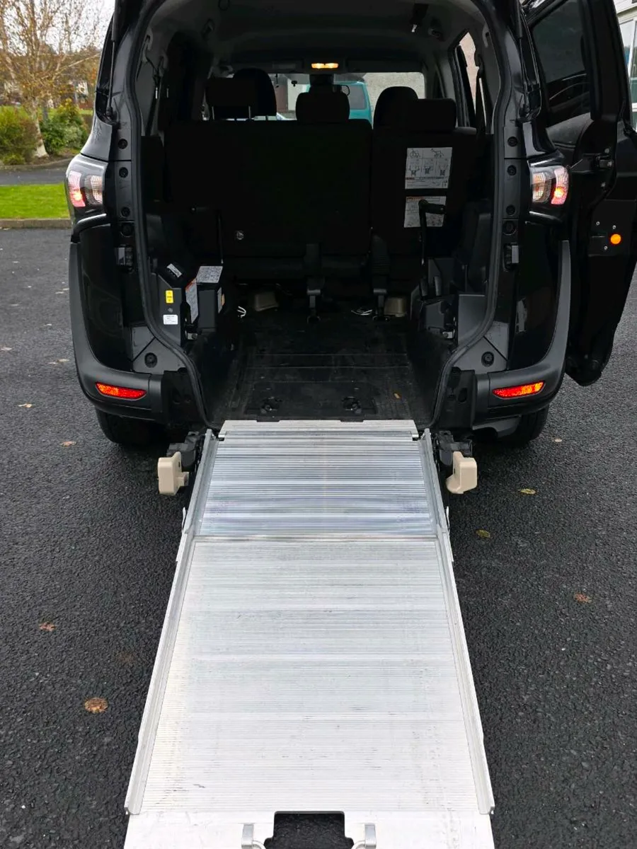 Wheelchair accessible car - Image 1
