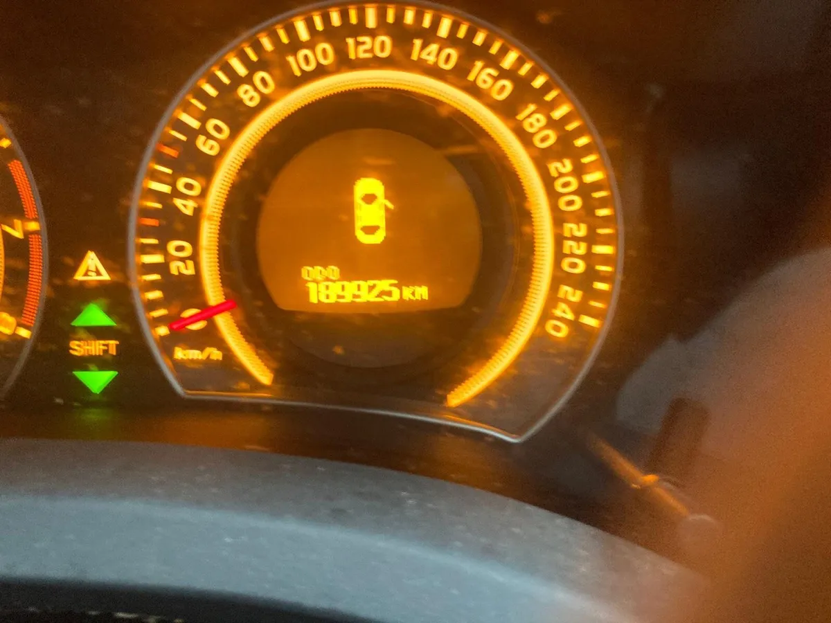 Toyota Auris 2007 - Image 3