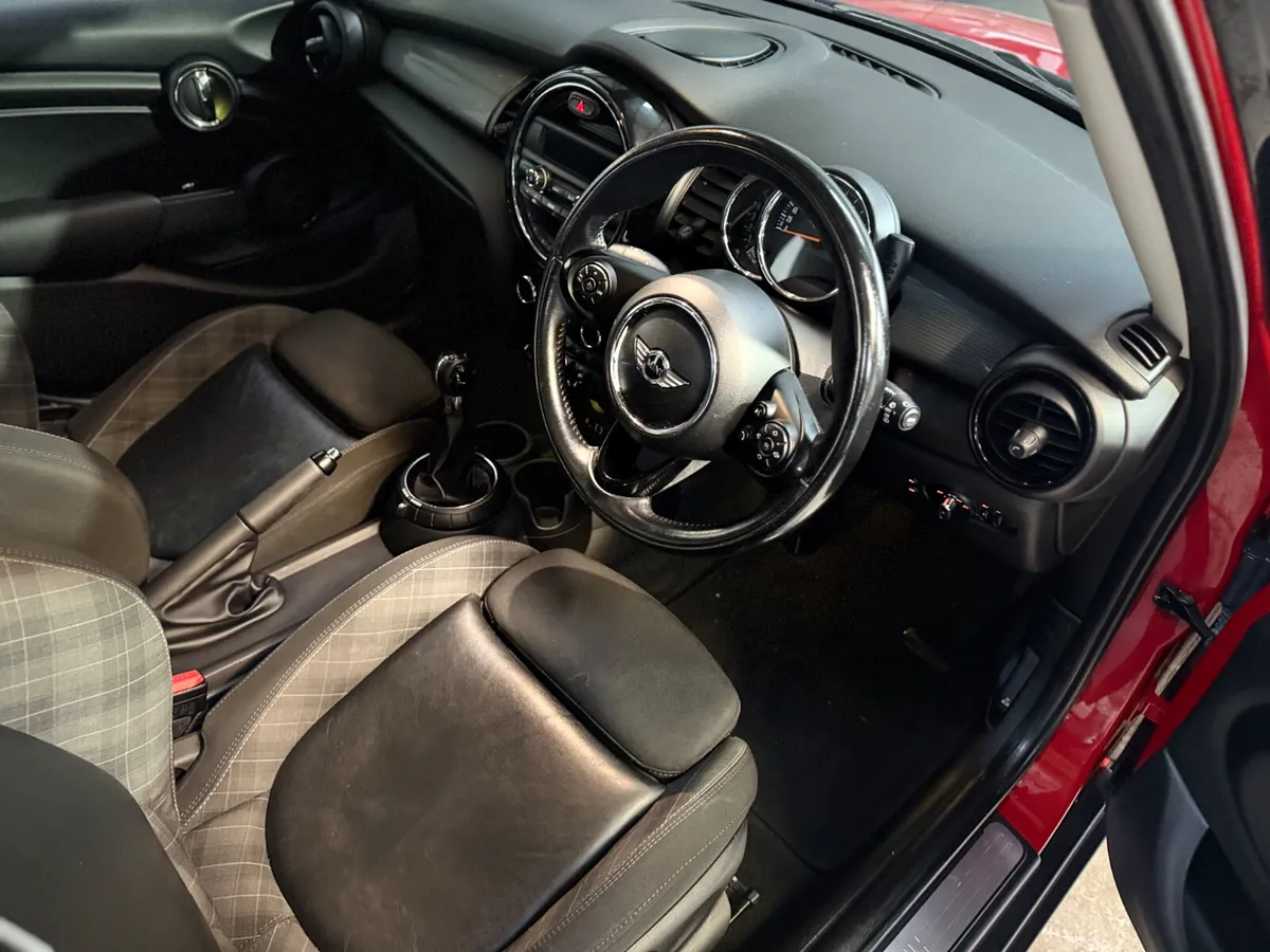 Mini Other 2016.  1.5D COOPER.  5 DOOR - Image 4