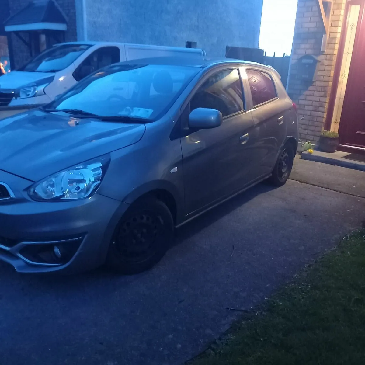 Mitsubishi Space Star 2016 - Image 2