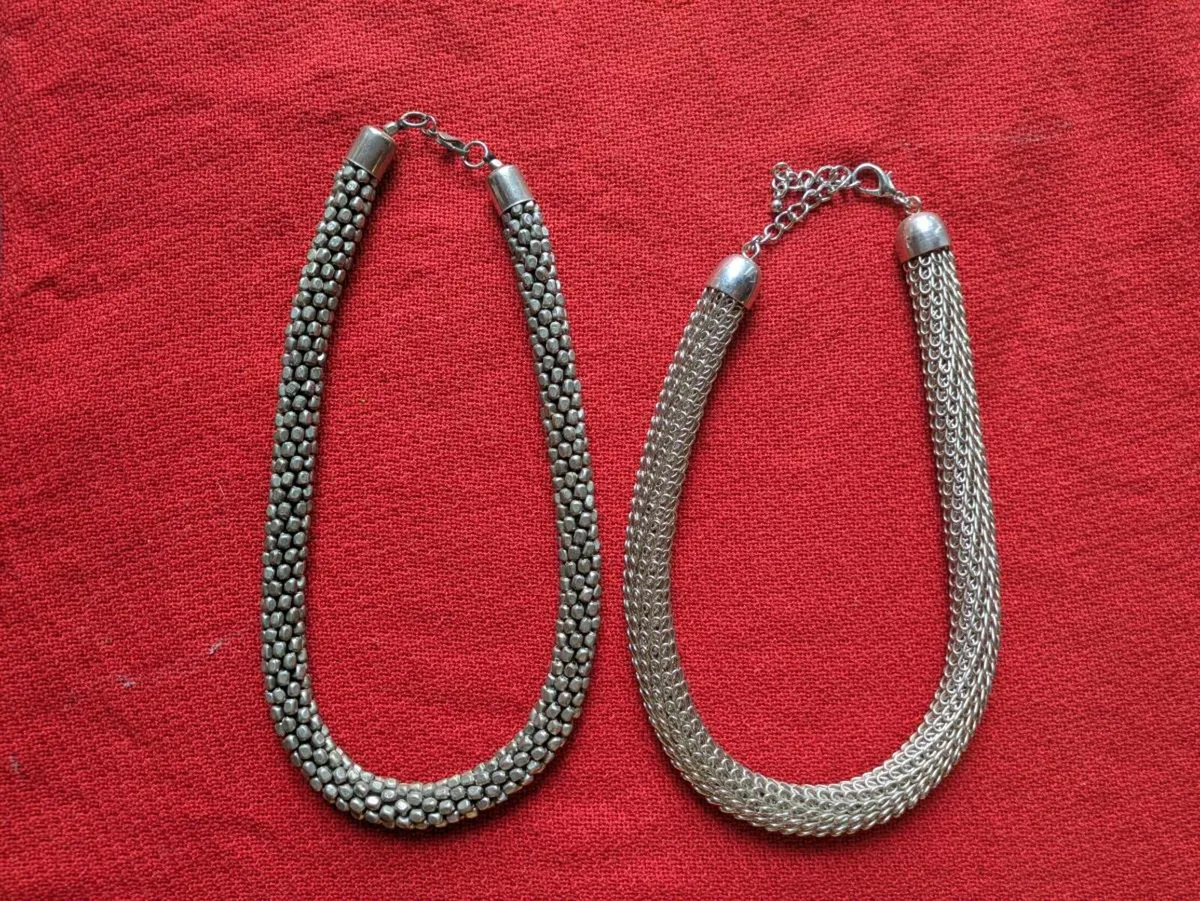 2 silvery Necklaces