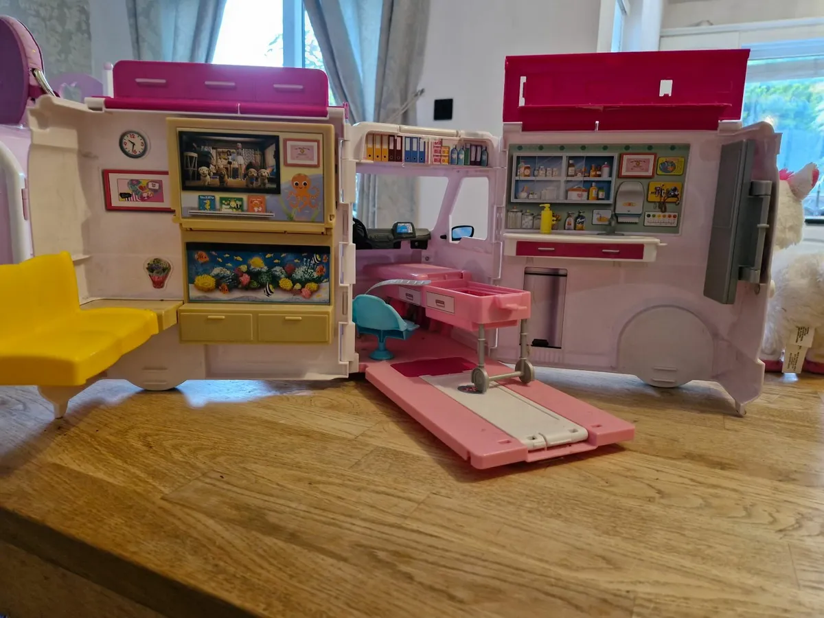 Barbie  care clinic,lori bump  beds,our generation - Image 4