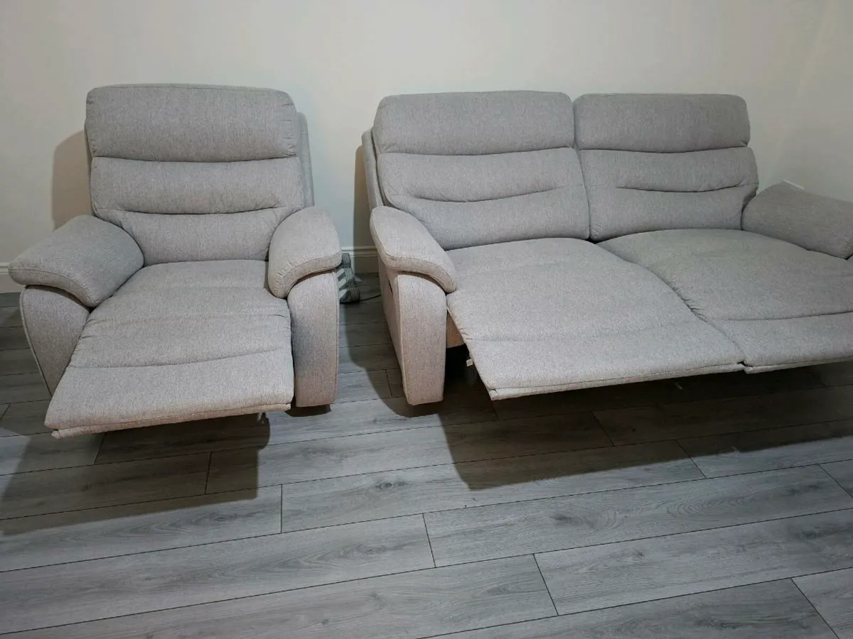 3+1 Electric Recliner sofa - Image 1