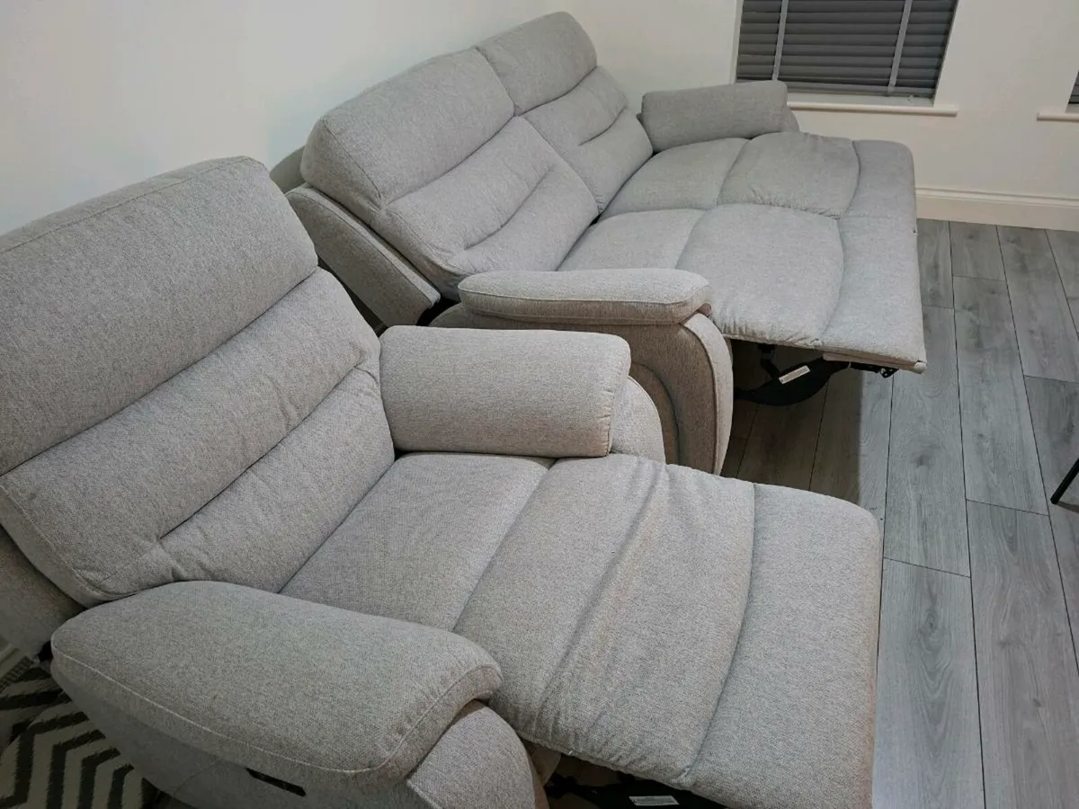 3+1 Electric Recliner sofa - Image 2