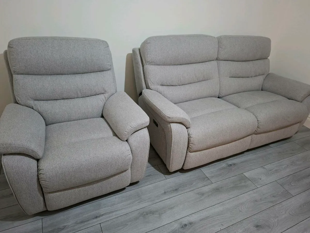 3+1 Electric Recliner sofa - Image 3