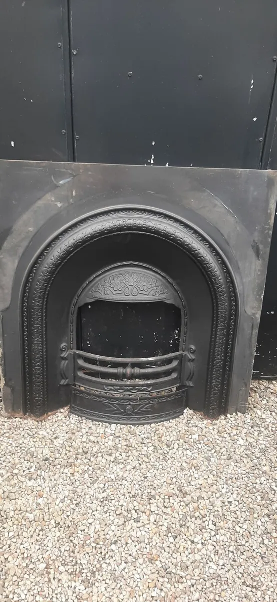 Cast iron fireplace insert