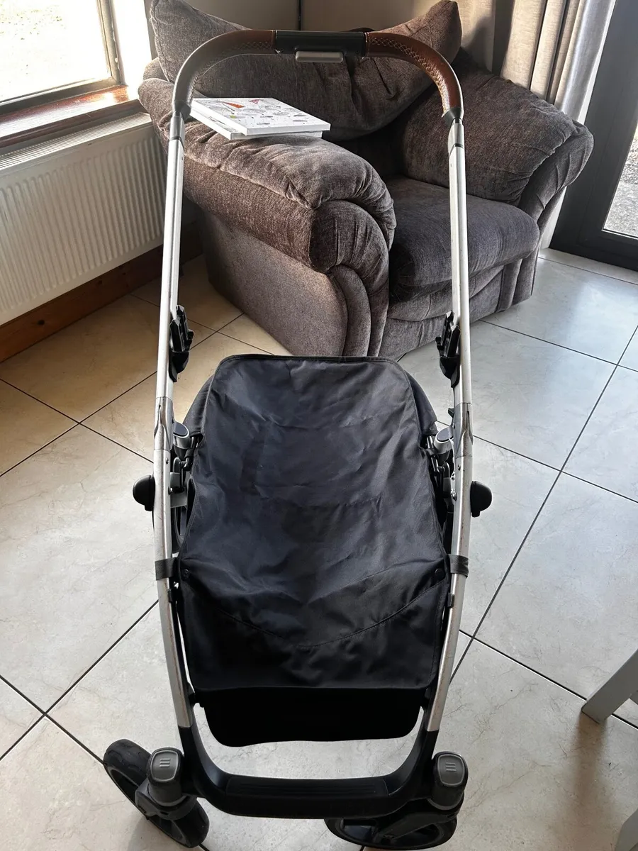 Uppababy Pram Top and Toddler seat - Image 2