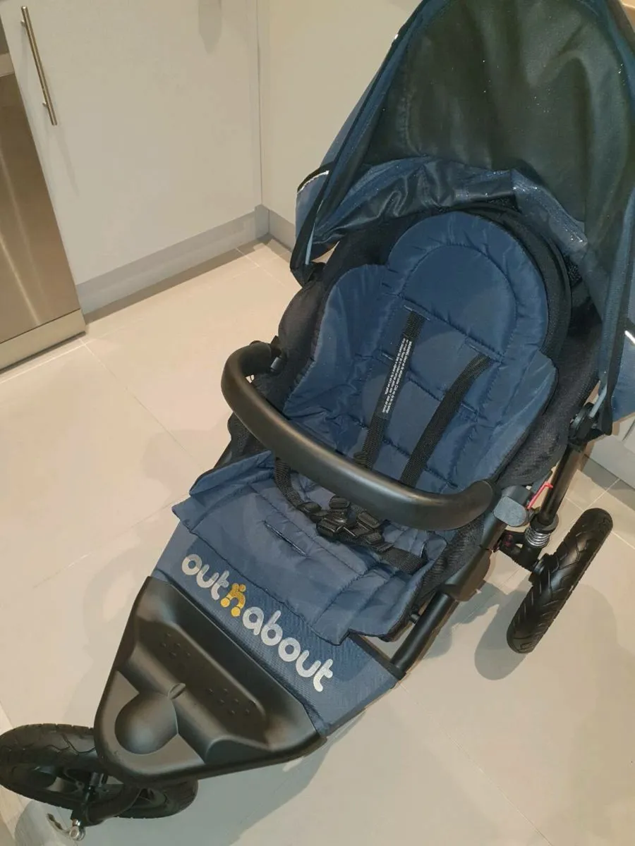 Out N About Single stroller very good condition - Image 3