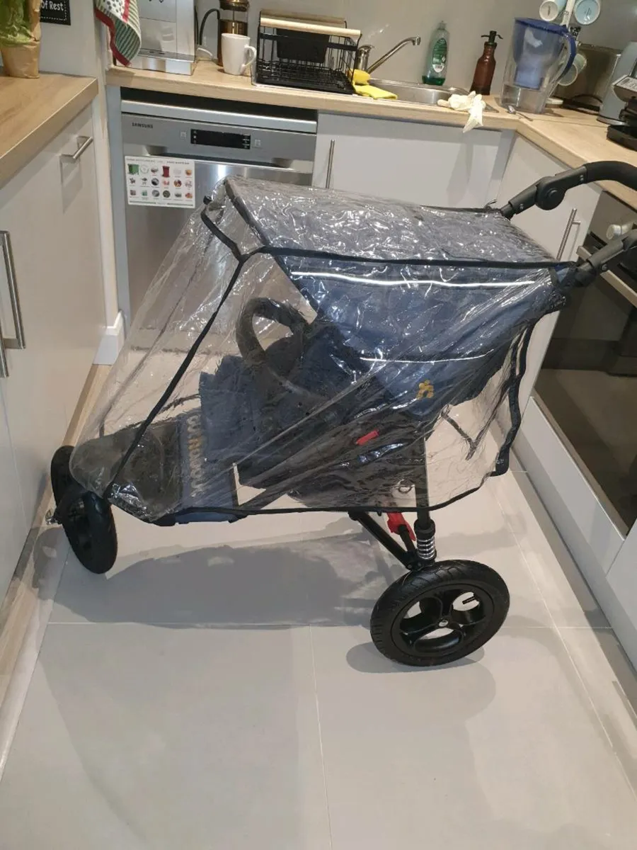 Out N About Single stroller very good condition - Image 1