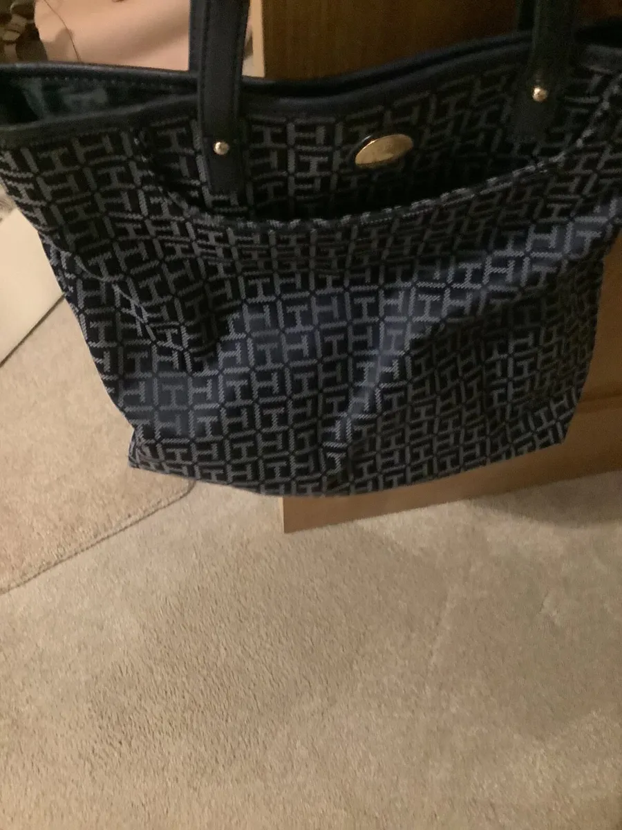 Tommy Hilfiger bag - Image 3