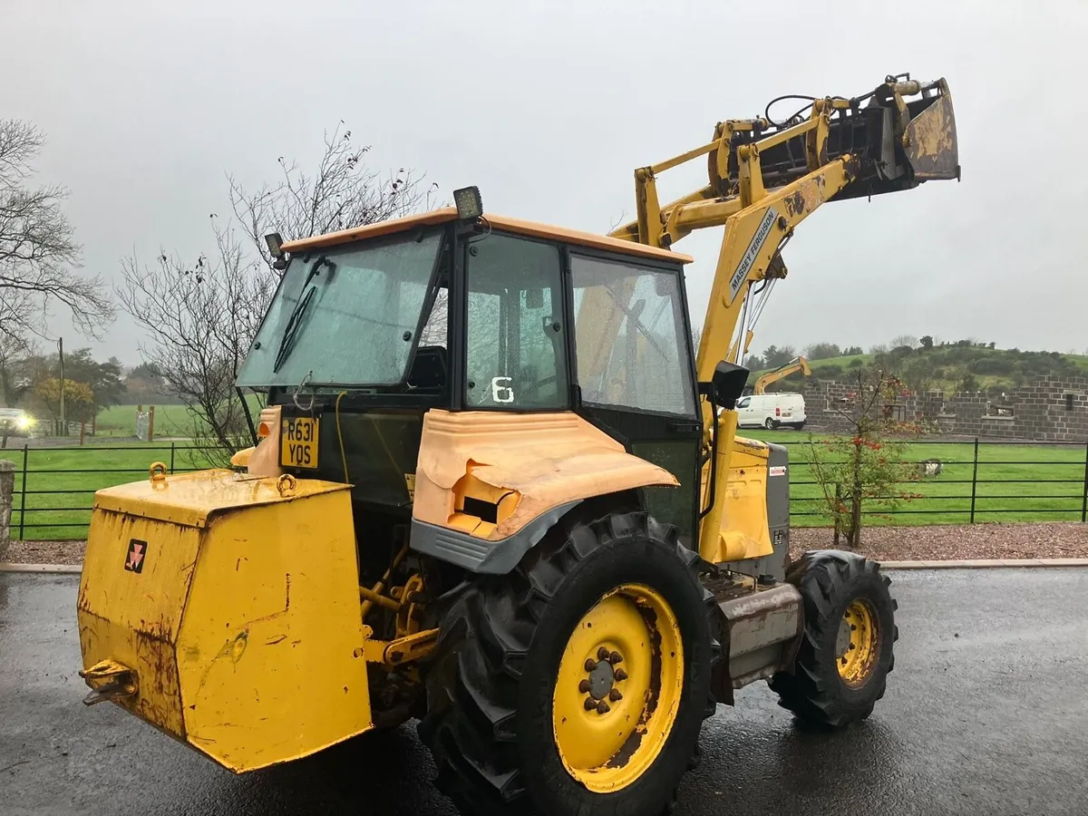 Massey Ferguson 4WD Loader - Image 4