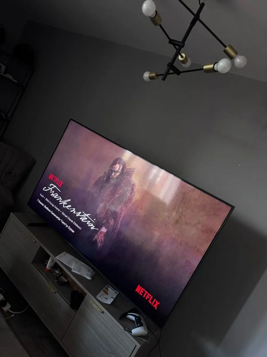 Samsung 65 inch QLED Smart TV Brand New - Image 1