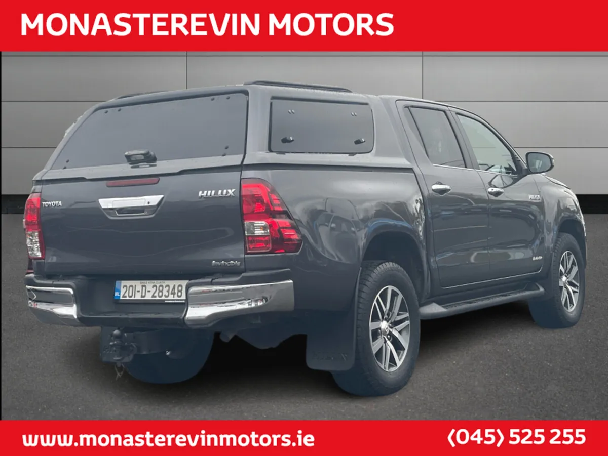 Toyota Hilux 2.4 D-4D INVINCIBLE 4WD D D/C 4DR - Image 2
