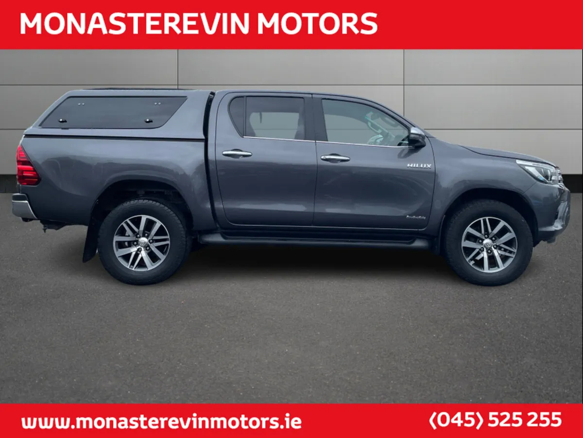 Toyota Hilux 2.4 D-4D INVINCIBLE 4WD D D/C 4DR - Image 3