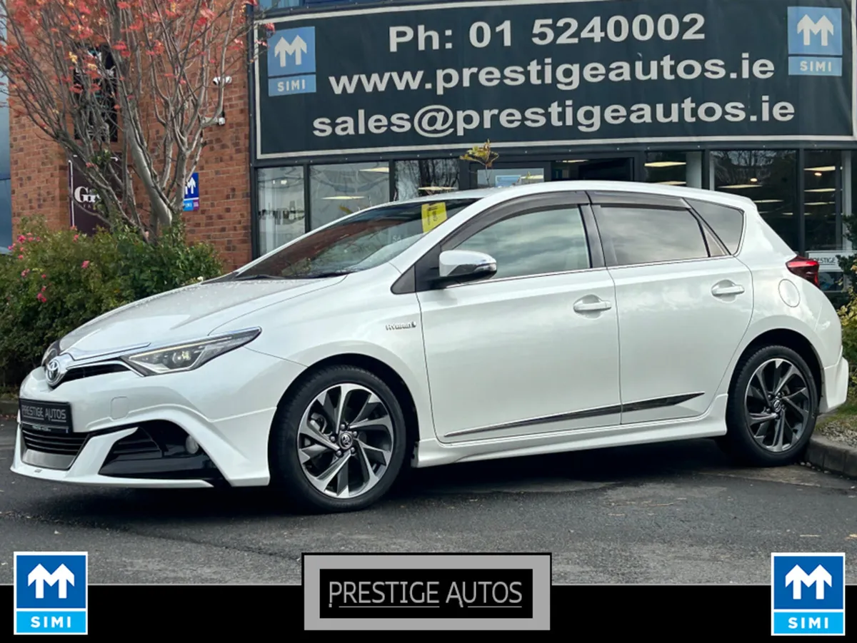 Toyota Auris 1.8 PETROL HYBRID AUTO LEATHER PACK * - Image 3