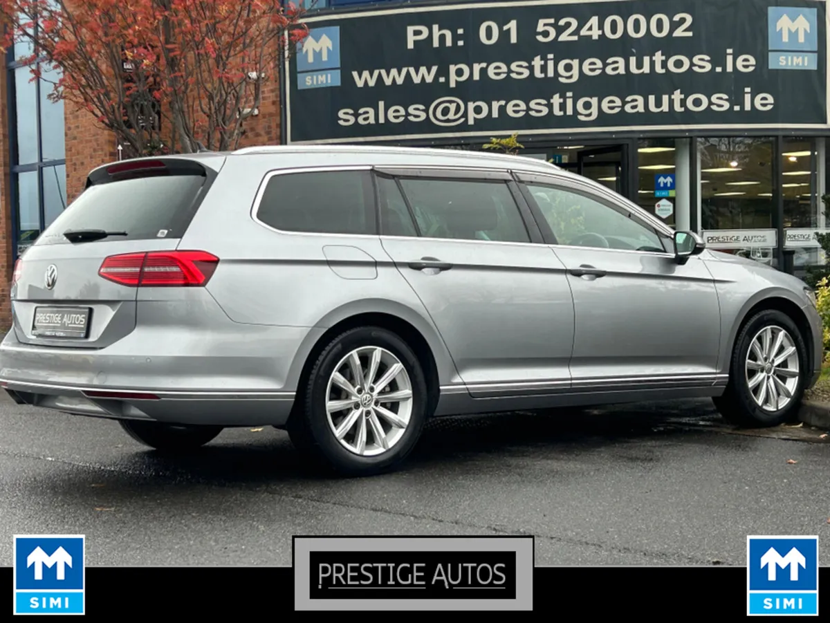 Volkswagen Passat 2.0 DIESEL ELEGANCE LINE AUTO *C - Image 4