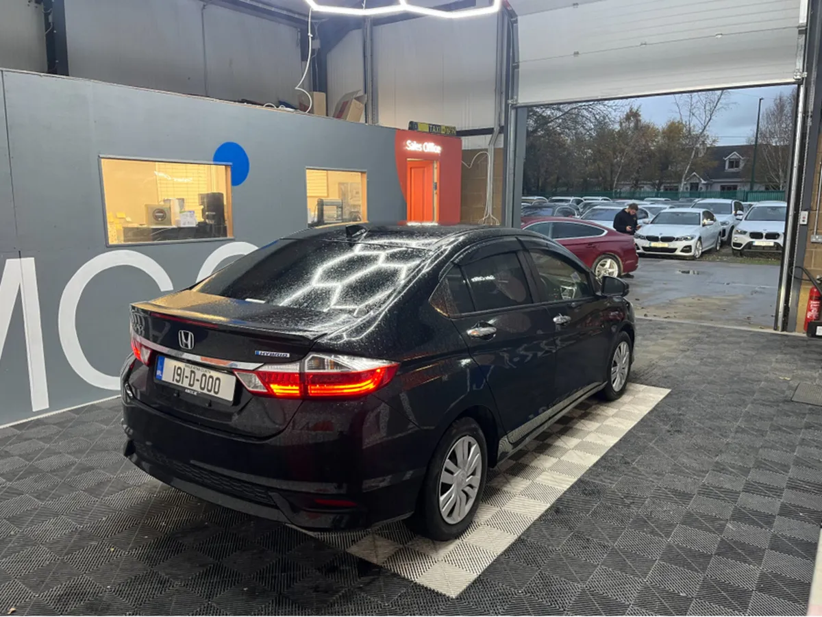 Honda Grace 2019 HONDA GRACE 1.5L HYBRID / 86K KMS - Image 2
