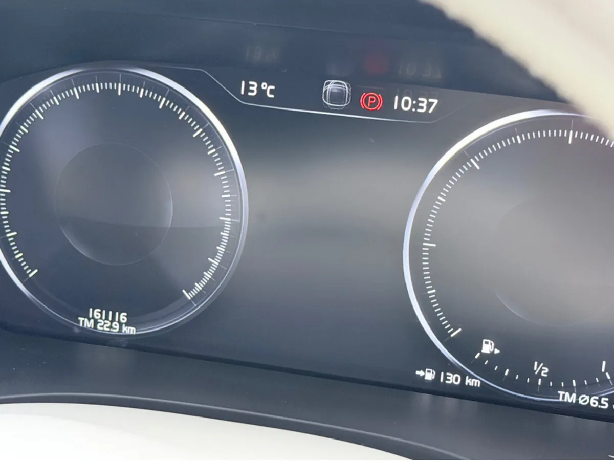 Volvo XC60 D4 MOMENTUM 5DR AUTO AT - Image 4