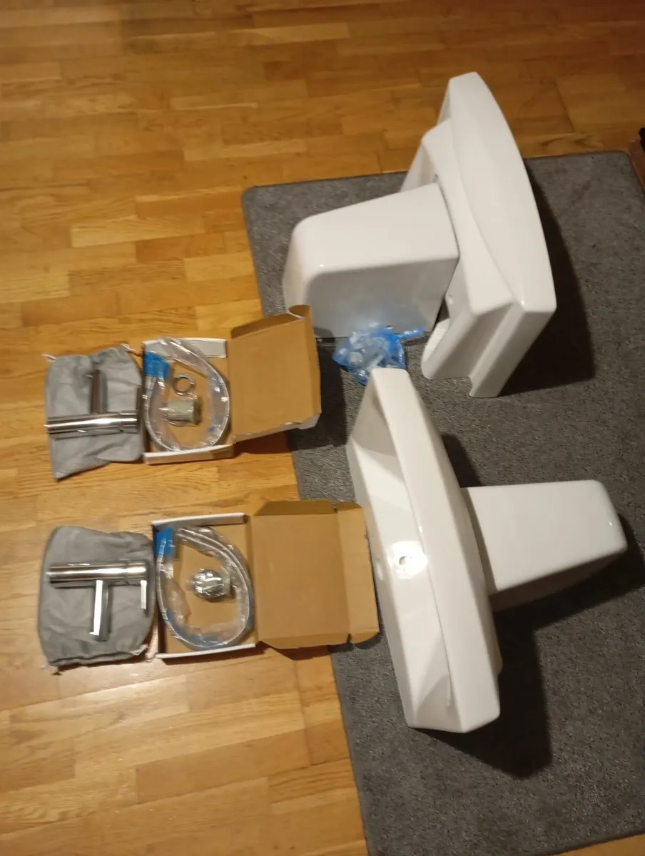 Cersanit Carina 50 washbasin with new  faucets - Image 1