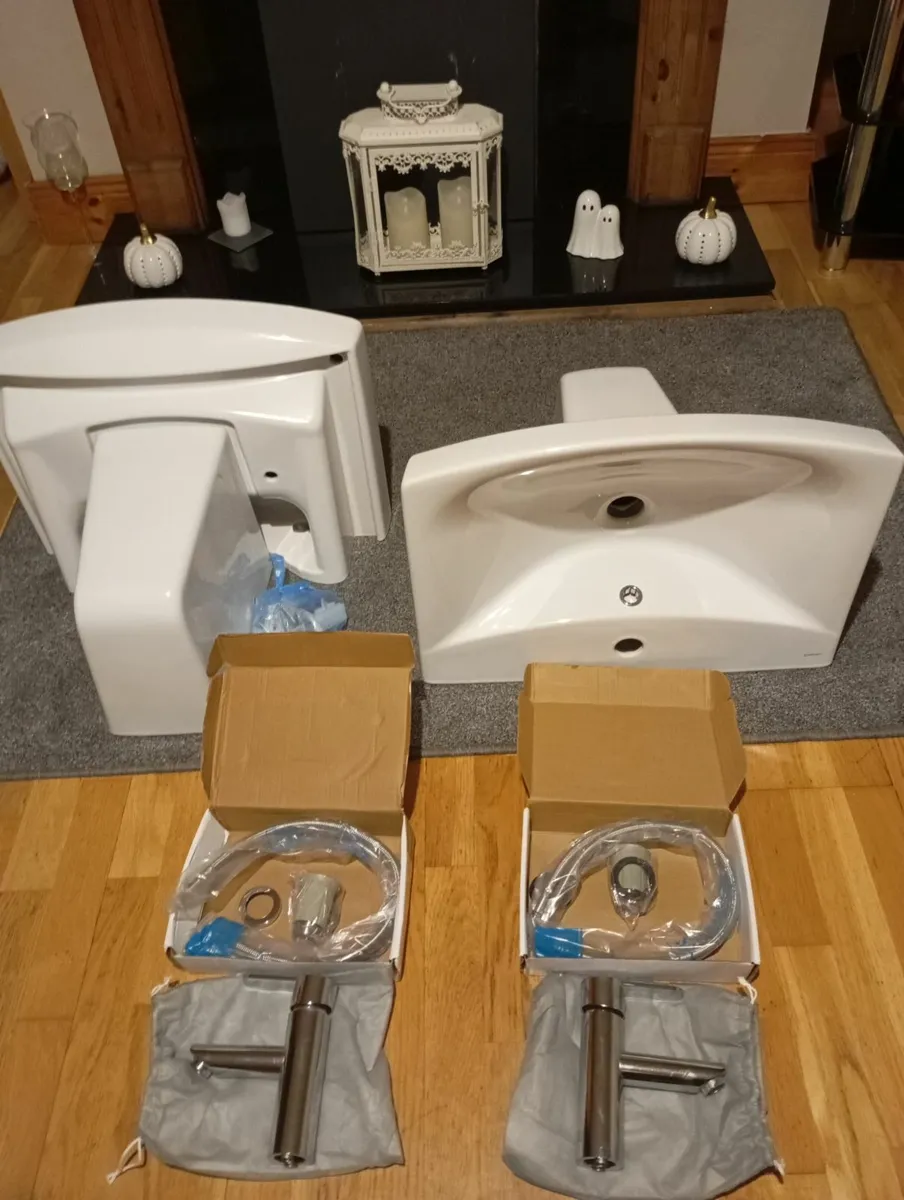 Cersanit Carina 50 washbasin with new  faucets - Image 2