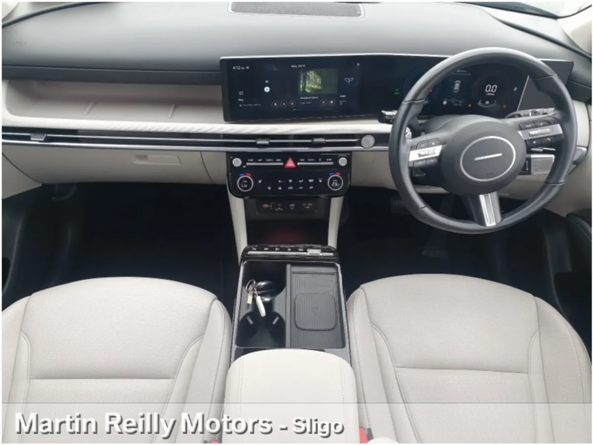 Hyundai Tucson 2WD Executive PHEV - Image 2