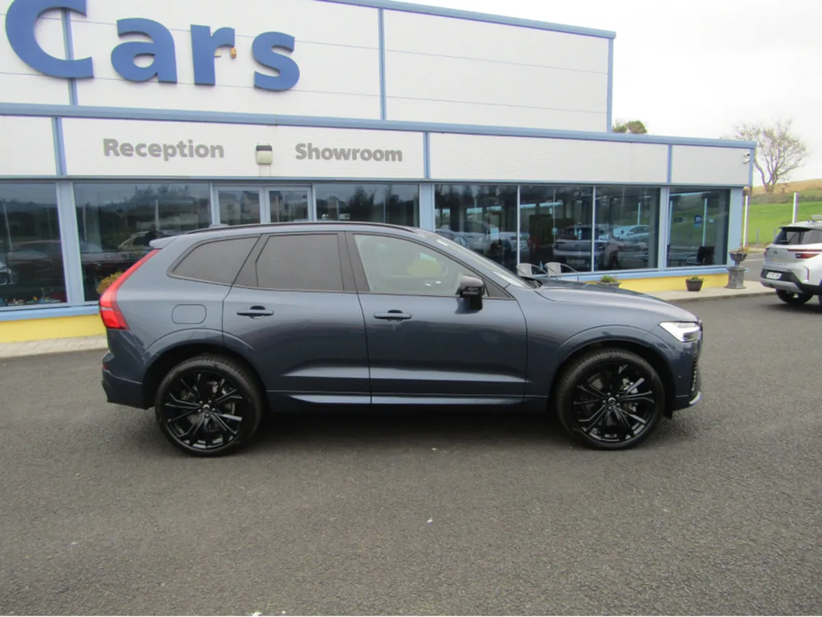 Volvo XC60 T6 BLACK EDITION PHEV - Image 3