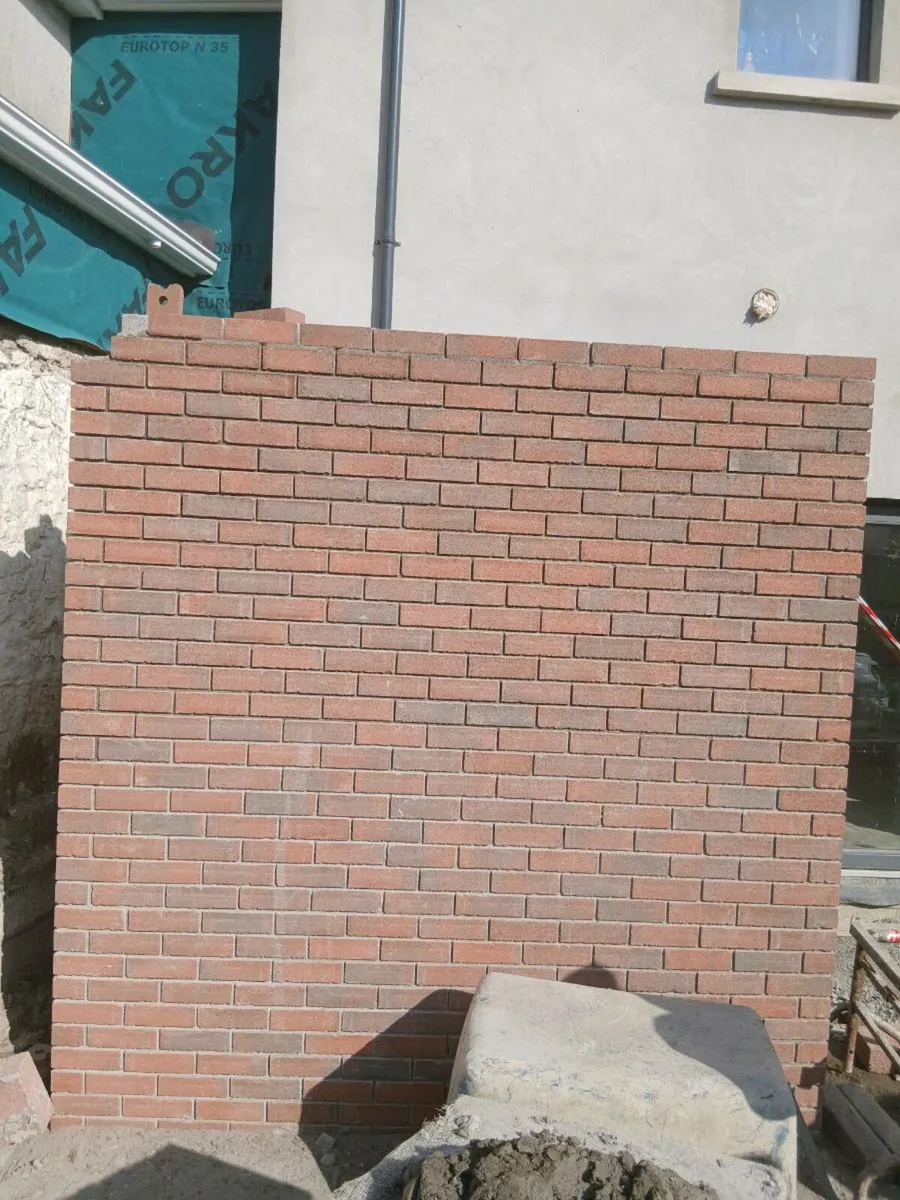 Bricklayer gang - Image 1