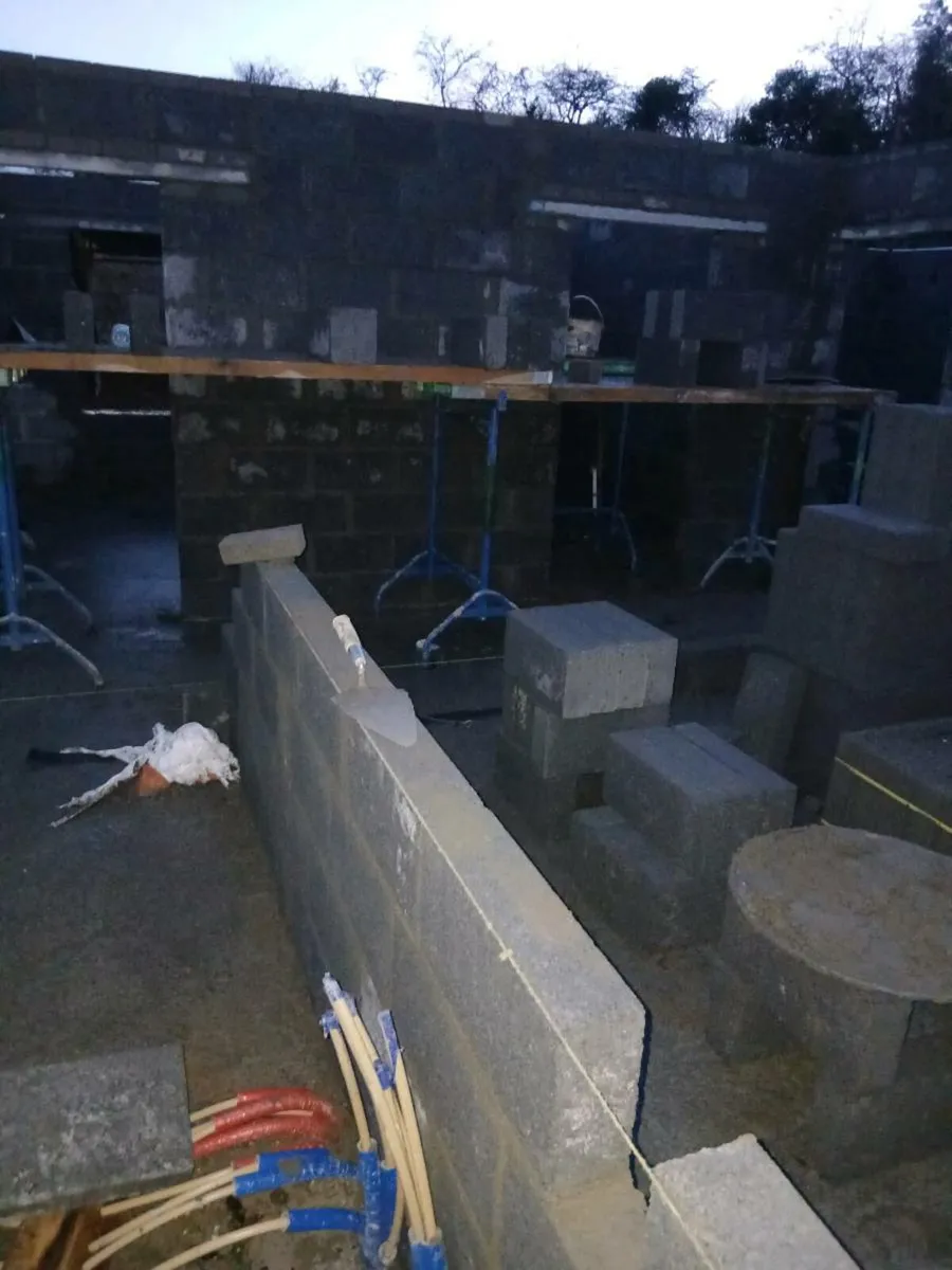 Bricklayer gang - Image 4