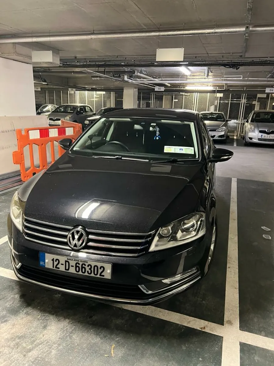Volkswagen Passat 2012 - Image 1