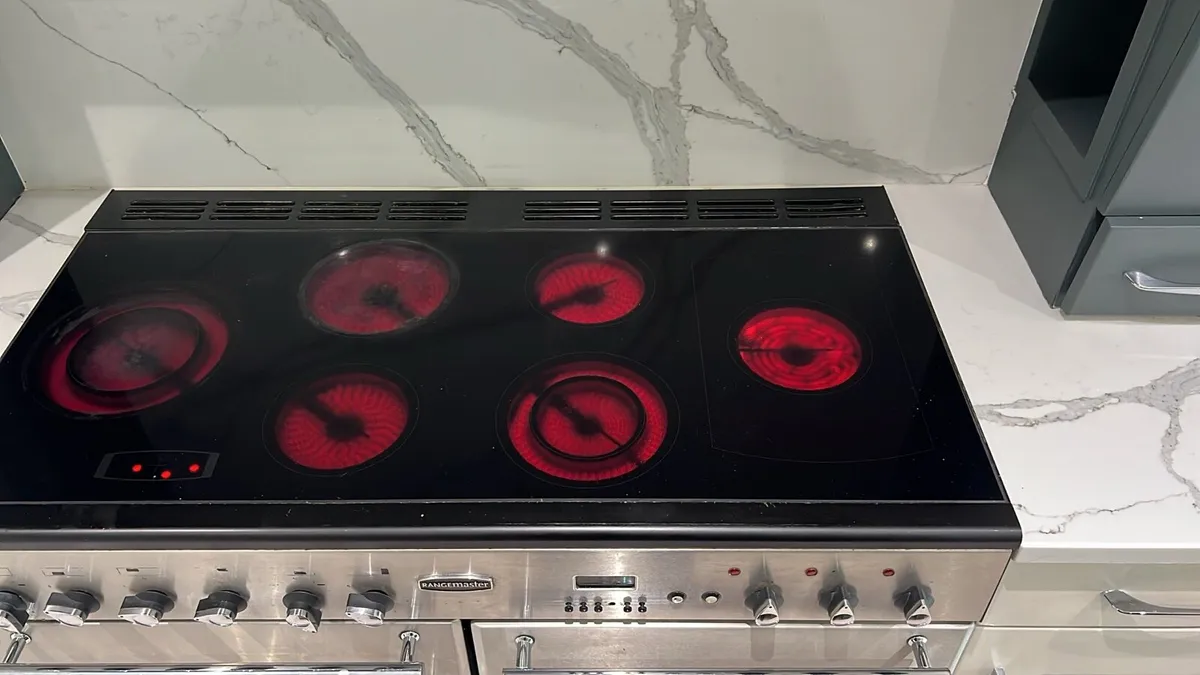 Quick sale. Electric Rangemaster. - Image 3