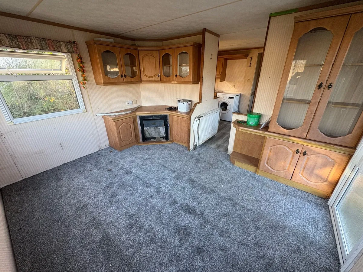 3 bedroom Mobile Home, Double glazed + central - Image 2