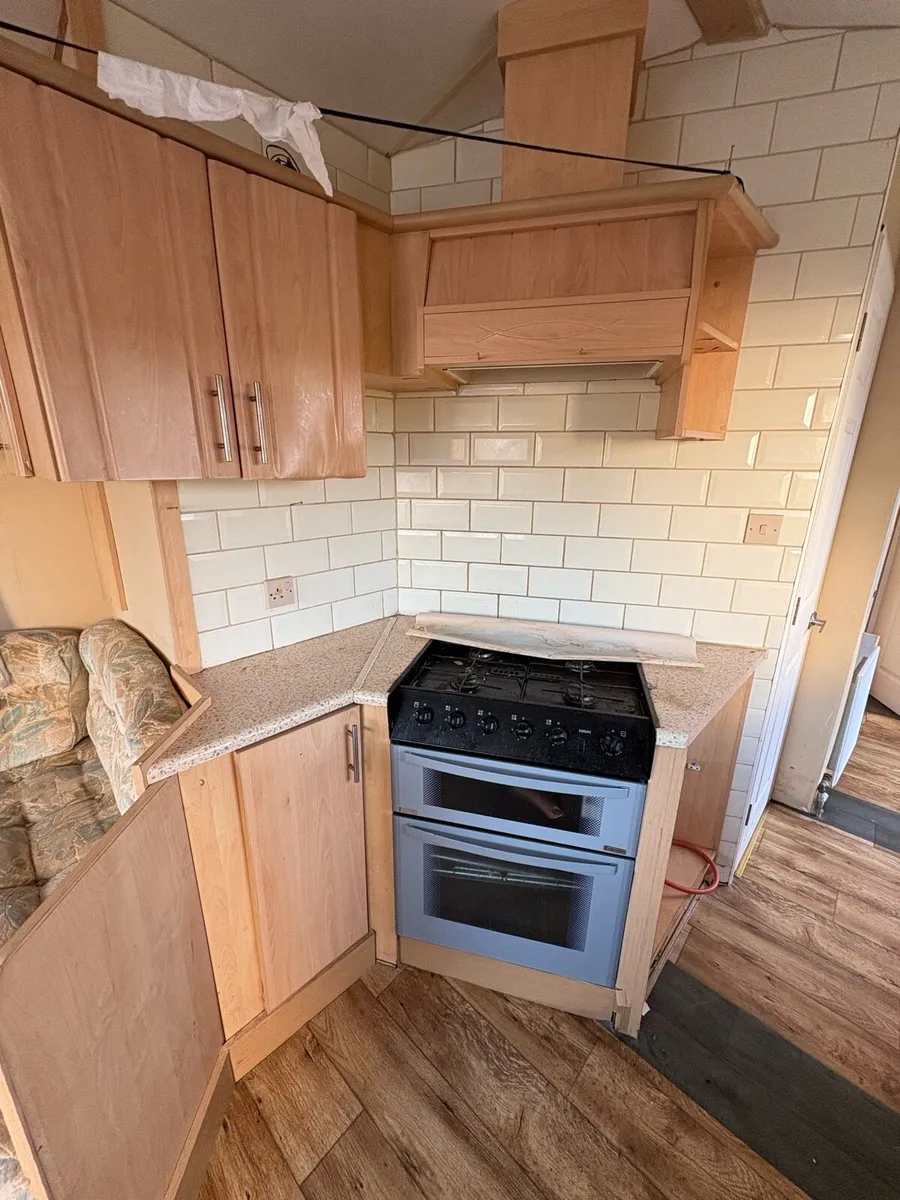 Mobile Home 2 bedroom 28x10 - Image 4