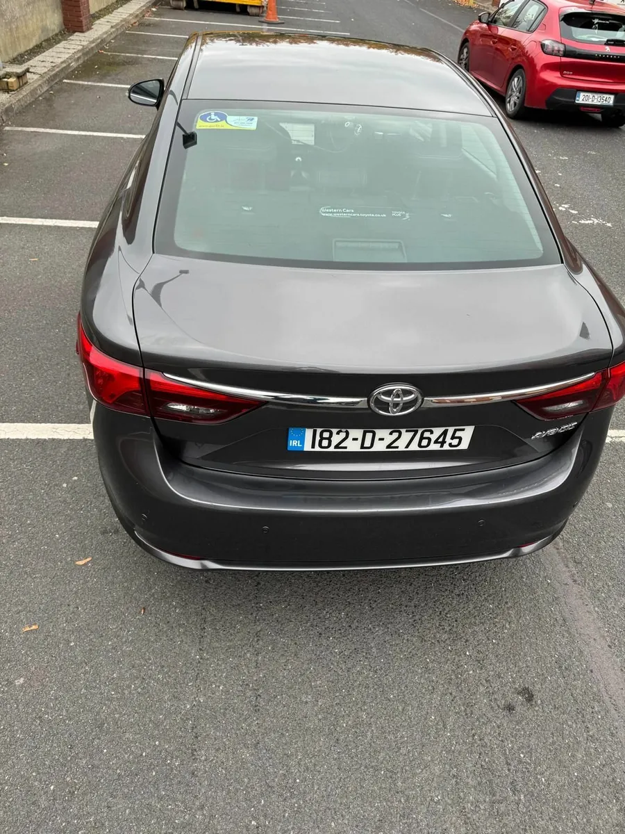 Toyota Avensis 2018 - Image 2