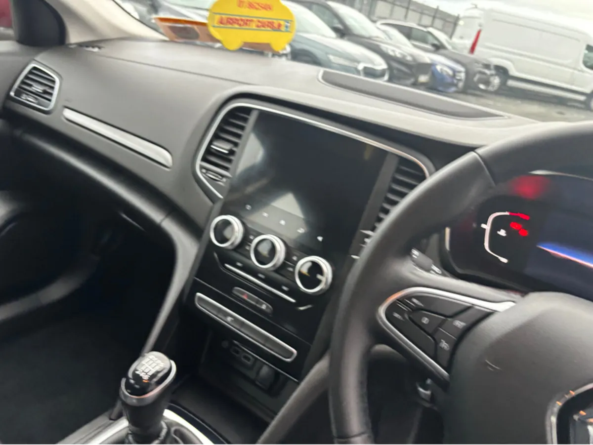 Renault Megane PLAY BLUE DCI 115 6DFUL 6DFULL 4DR - Image 3